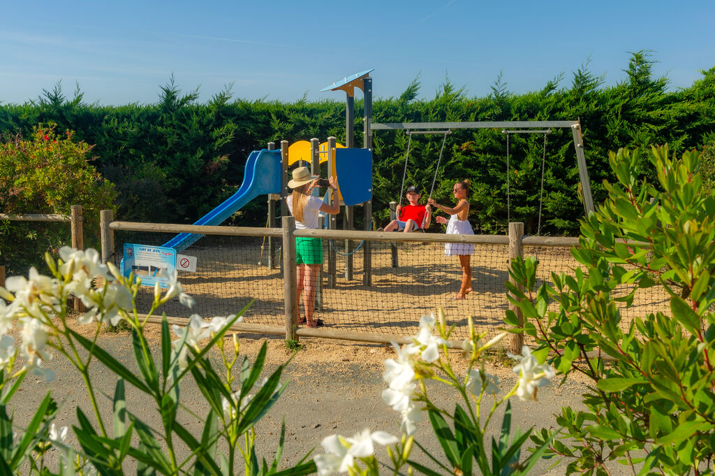 Les Prises, Camping Pays de la Loire - 27